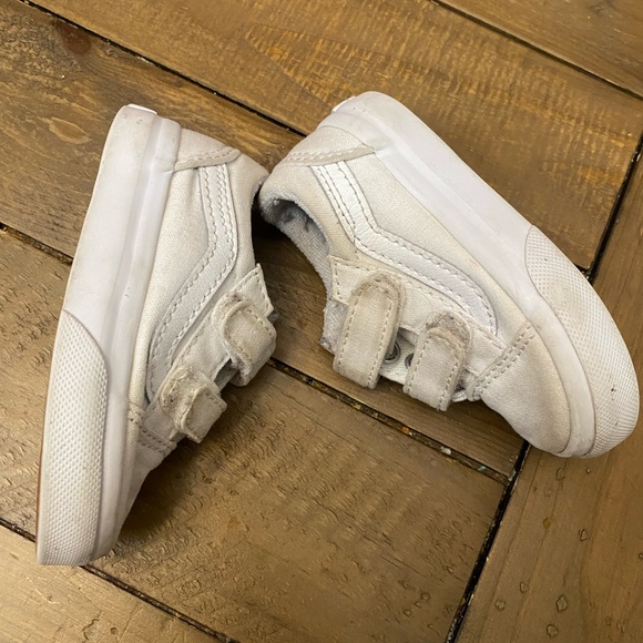 White vans - Picture 4 of 5